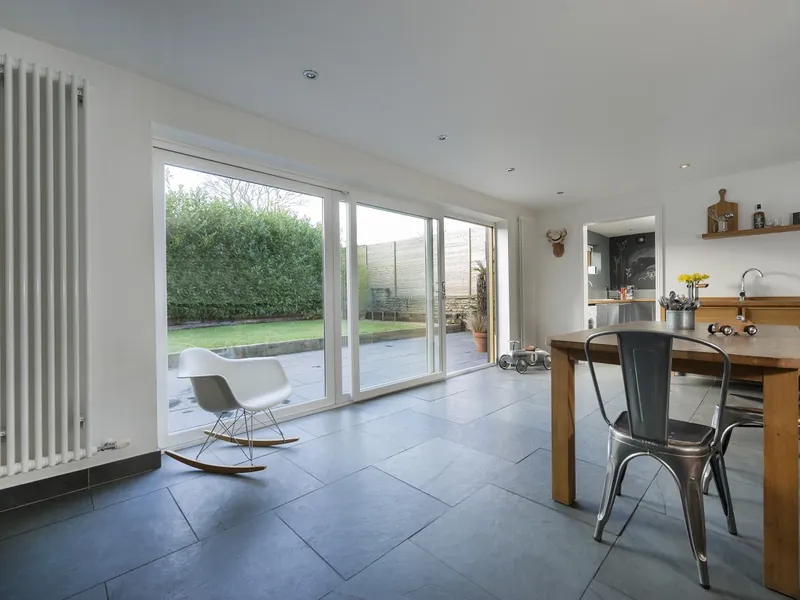 Sliding Windows — Gallery South Kensington